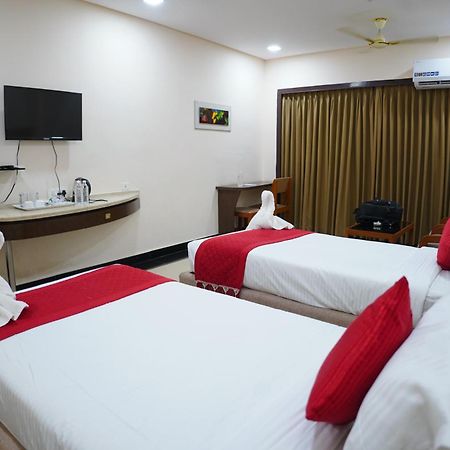 Hotel Grand Nagarjuna By Konark Hotels Гунтур Экстерьер фото
